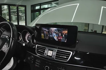 벤츠 E클래스 E220d(W212) 스마트하게 안드로이드 올인원 설치