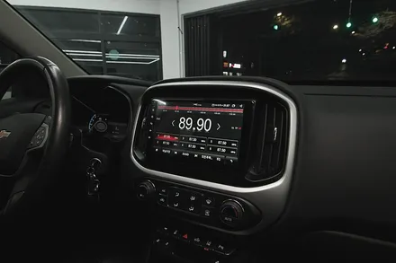 쉐보레 콜로라도 순정 네비게이션 블랙아웃! 안드로이드 올인원 으로 해결