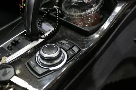 bmw520d 중고가격 좋은데 네비는 시원치 않죠?!
