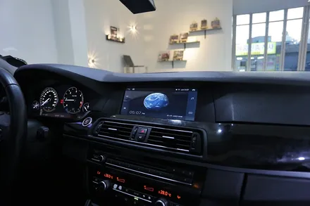 bmw520d 중고가격 좋은데 네비는 시원치 않죠?!