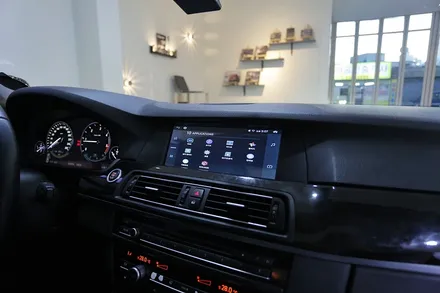 bmw520d 중고가격 좋은데 네비는 시원치 않죠?!