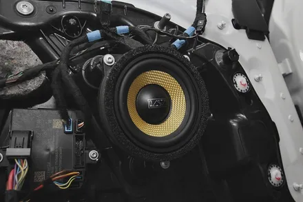 BMW 5시리즈 520i MSP(G60) 하만카돈 오디오, 무스웨이 D8 DSP와 AVI 스피커로 완성한 사운드 업그레이드