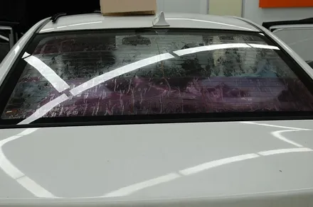 벤츠 E300 차량에 팬텀 S9 필름으로 재시공