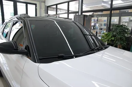 트레일블레이저 스노우 화이트 펄 차량에 마산 신차패키지 시공기1