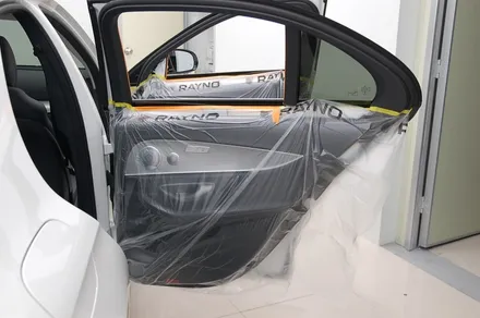벤츠 E300 차량에 팬텀 S9 필름으로 재시공
