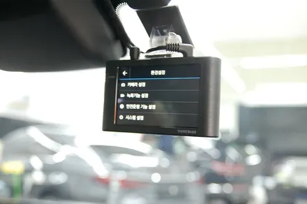 마산 렉서스 es 300h 차량에 팬텀 s9과 아이나비 z5000 플러스 시공 그리고 글라스케어 서비스