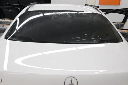 벤츠 E300 차량에 팬텀 S9 필름으로 재시공