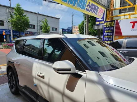 기아 EV9 신차 썬팅 레이노 D1  반반사 필름 썬팅!