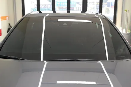 마산 렉서스 es 300h 차량에 팬텀 s9과 아이나비 z5000 플러스 시공 그리고 글라스케어 서비스