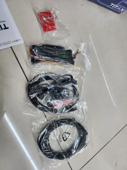 캐스퍼 일렉트릭 레이노 R1            뷰게라 티탄 3CH 블랙박스