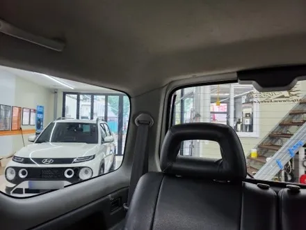 스즈끼 짐니 3도어 직수입 차량 썬팅 시공.