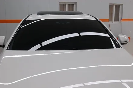 벤츠 E300 차량에 팬텀 S9 필름으로 재시공