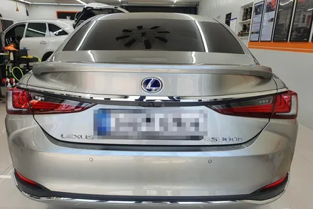 렉서스 es300h 레이노팬텀 틴팅 시공. 눈과 피부를 보호하세요