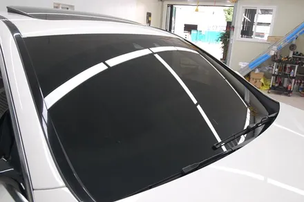 벤츠 E300 차량에 팬텀 S9 필름으로 재시공