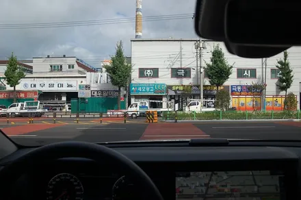 벤츠 E300 차량에 팬텀 S9 필름으로 재시공