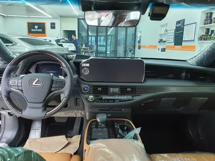 렉서스 LS 500h  열차단 틴팅 시원한 드라이빙 즐겨요
