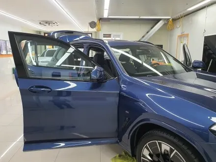 BMW iX3 솔라가드 노블레스 Z 완벽한 반사 썬팅!