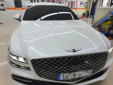 제네시스 G80 화이트  레이노 팬텀 F95 썬팅 재시공. 선명한 시인성 안전한 드라이빙~