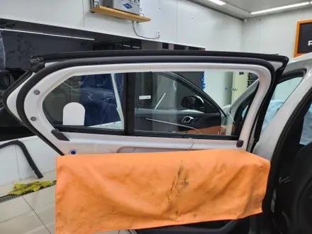 BMW 120i (F40) 신차 레이노  안전운전을 위한 썬팅!!