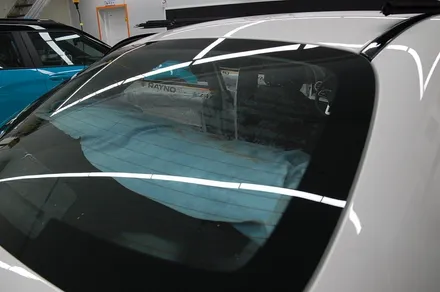 벤츠 E300 차량에 팬텀 S9 필름으로 재시공