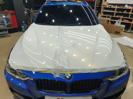 부천전체랩핑 전문업체 에이치랩 BMW 3시리즈 320d m퍼포먼스 데칼 시공 / 부천 소사구 송내동