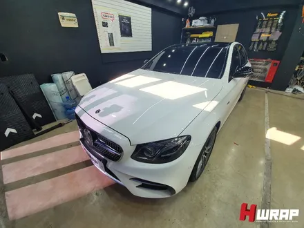 부천실내랩핑 벤츠 W213 E클래스 E53 AMG 3M 블랙브러쉬드 시공 / 부천 소사구 송내동