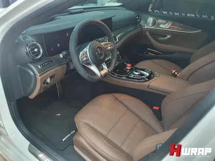 부천실내랩핑 벤츠 W213 E클래스 E53 AMG 3M 블랙브러쉬드 시공 / 부천 소사구 송내동
