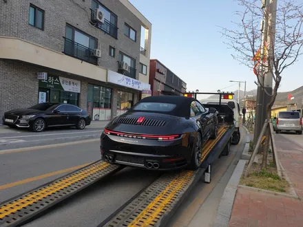 신형911(992)4S, 무광크롬 전체랩핑과 윈드쉴드로 보호하자! / 하남 하산곡동