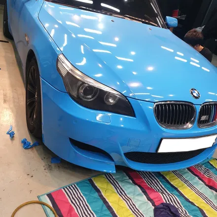하남외형복원, BMW 5시리즈 스카이블루 랩핑 재시공! / 하남 하산곡동