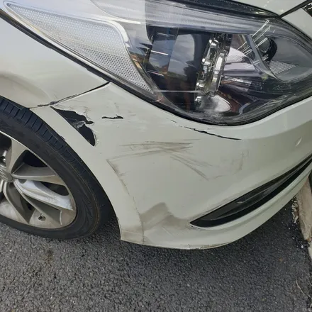 전체랩핑 되어있는 그랜져HG,접촉사고로 보험수리 판금도색과 화이트펄랩핑 재시공! / 하남 하산곡동