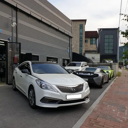 전체랩핑 되어있는 그랜져HG,접촉사고로 보험수리 판금도색과 화이트펄랩핑 재시공! / 하남 하산곡동