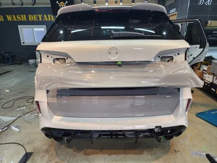 하남 미사 고객님의 BMW X5 M 하이그로시 그레이 색상의 필름으로 전체랩핑 시공 / 하남 하산곡동