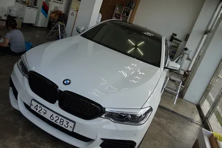 스킨게러지 + BMW 루프스킨 + G30루프스킨 + G30크롬몰딩랩핑 + 윈도우몰딩랩핑 + BMW 윈도우몰딩 + BMW G30랩핑 / 성남시 분당구 동원동