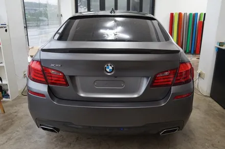 스킨게러지 + BMW F10 전체랩핑 + BMW전체랩핑 + 3M 사틴다크그레이 + 3M SATIN DARK GREY  + BMW데칼 + F10데칼 / 성남시 분당구 동원동