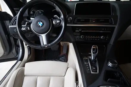 스킨게러지 + BMW실내랩핑 + 실내카본랩핑 + BMW6 + 실내랩핑 + 자동차랩핑 / 성남시 분당구 동원동
