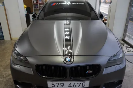 스킨게러지 + BMW F10 전체랩핑 + BMW전체랩핑 + 3M 사틴다크그레이 + 3M SATIN DARK GREY  + BMW데칼 + F10데칼 / 성남시 분당구 동원동