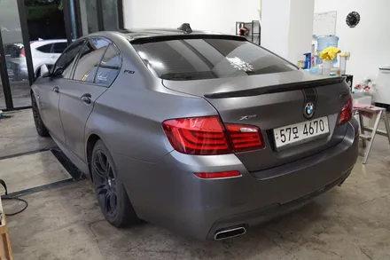 스킨게러지 + BMW F10 전체랩핑 + BMW전체랩핑 + 3M 사틴다크그레이 + 3M SATIN DARK GREY  + BMW데칼 + F10데칼 / 성남시 분당구 동원동