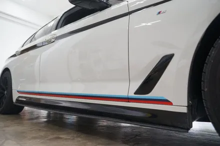 SKIN GARAGE + BMW G30 데칼 + BMW데칼 + M퍼포먼스데칼 + BMW캐릭터라인데칼 / 성남시 분당구 동원동