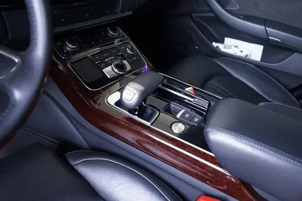 스킨게러지 + 아우디A8 실내랩핑 + 아우디A8 크롬죽이기 + 아우디크롬딜리트 + AUDI A8 랩핑 / 성남시 분당구 동원동