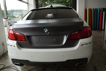 스킨게러지 + BMW F10 전체랩핑 + BMW전체랩핑 + 3M 사틴다크그레이 + 3M SATIN DARK GREY  + BMW데칼 + F10데칼 / 성남시 분당구 동원동