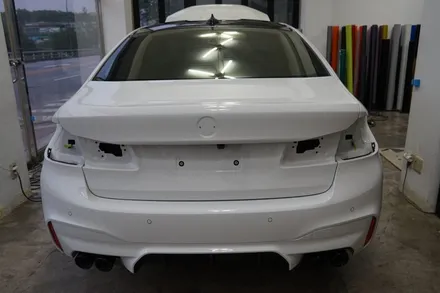 스킨게러지 + BMW M5 전체랩핑 + M5전체랩핑 + M5랩핑 + BMW랩핑 + BMW 전체랩핑 + 3M 사틴화이트알루미늄 + 전체카스킨 / 성남시 분당구 동원동