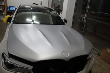 스킨게러지 + BMW M5 전체랩핑 + M5전체랩핑 + M5랩핑 + BMW랩핑 + BMW 전체랩핑 + 3M 사틴화이트알루미늄 + 전체카스킨 / 성남시 분당구 동원동