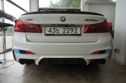 SKIN GARAGE + BMW G30 데칼 + BMW데칼 + M퍼포먼스데칼 + BMW캐릭터라인데칼 / 성남시 분당구 동원동