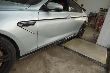 SKIN GARAGE + BMW M6랩핑 + M6부분랩핑 + M6커스텀데칼 + 라인데칼 + 포인트랩핑 / 성남시 분당구 동원동