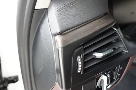 BMW G30 크롬딜리트 + BMW G30 실내랩핑 + 크롬죽이기 + 하이글로시죽이기 + G30랩핑 + G30 크롬딜리트 / 성남시 분당구 동원동