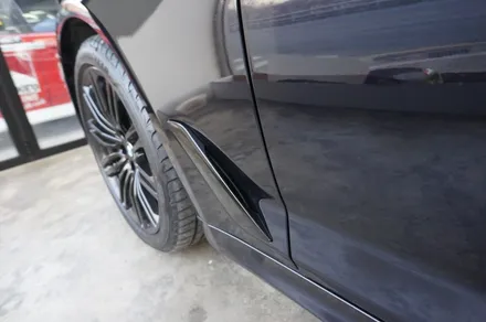 스킨게러지 + G30크롬죽이기 + BMW크롬죽이기 + 부분랩핑 + BMW부분랩핑 + 포인트랩핑 + 5시리즈랩핑 + M퍼포먼스랩핑 / 성남시 분당구 동원동
