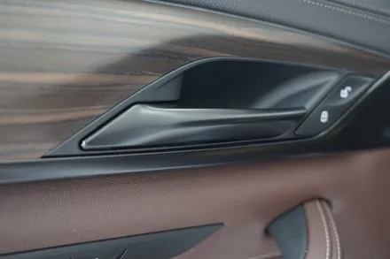 BMW G30 크롬딜리트 + BMW G30 실내랩핑 + 크롬죽이기 + 하이글로시죽이기 + G30랩핑 + G30 크롬딜리트 / 성남시 분당구 동원동