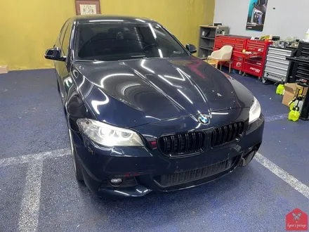 부산랩핑 전문점 현스게러지 BMW F10 5시리즈 사틴 다크 그레이 전체랩핑 시공 소개 / 부산 강서구 명지동