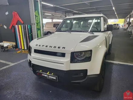 꾸미는 재미가 한가득!!! 부산랩핑 전문샵 현스게러지 랜드로버 디펜더 110 루프스킨 시공 소개 / 부산 강서구 명지동