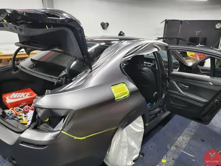 부산랩핑 전문점 현스게러지 BMW F10 5시리즈 사틴 다크 그레이 전체랩핑 시공 소개 / 부산 강서구 명지동